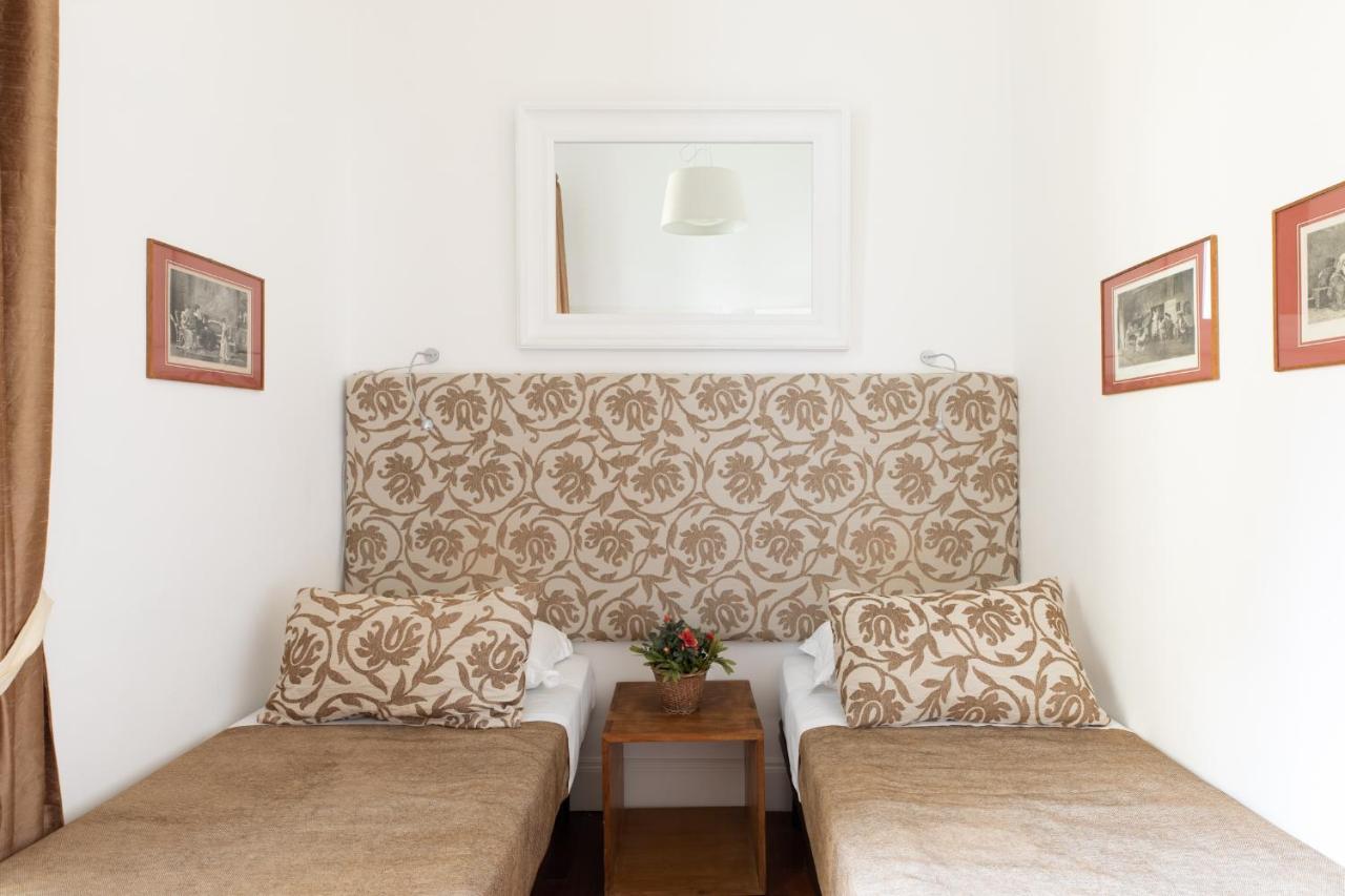 Iflat Elegant In 18th Century Palace Rom